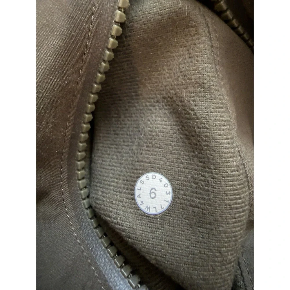 Lululemon Women's Rise and Shine Jacket III Dark Olive Sz 6 Water Wind Resistant